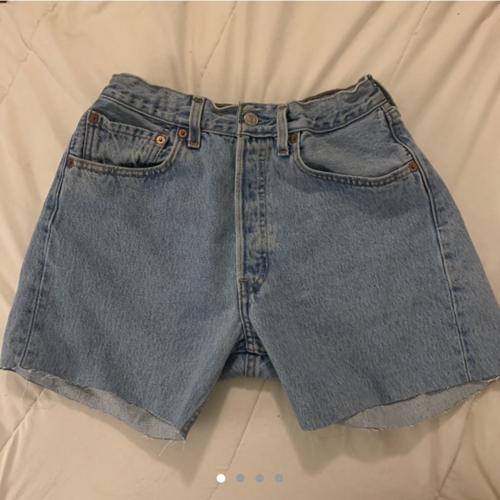 vintage high waisted levi shorts🤍